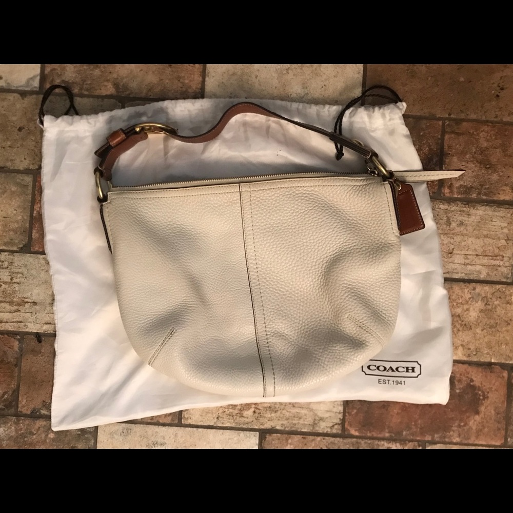 White Coach Shoulder bag w/ dust bag
